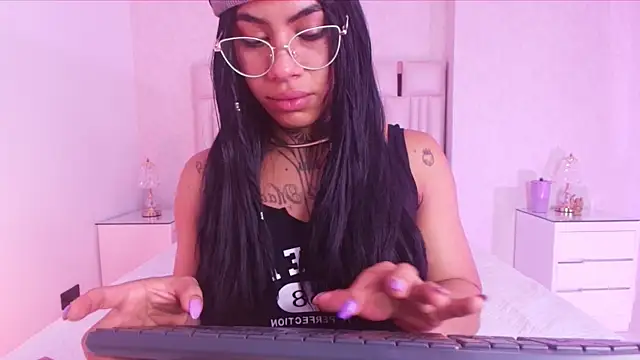 canela oss online show from November 14, 12:05 pm