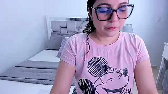 Camilaa bueno online show from May 20, 11:35 pm