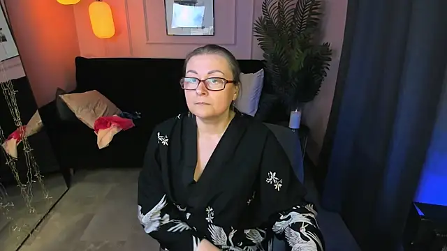 AlexandraKind online show from April 6, 4:46 am