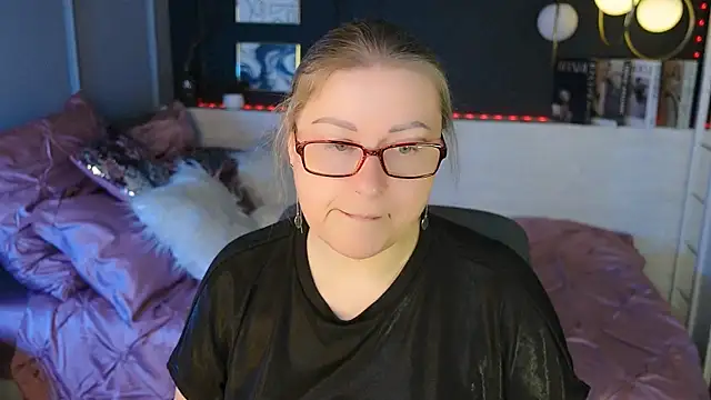 AlexandraKind online show from April 4, 5:39 am