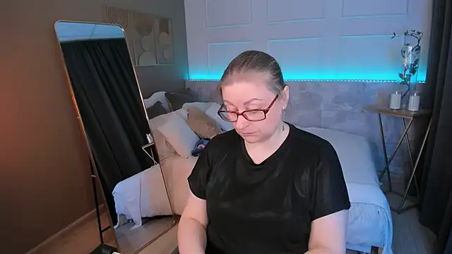 AlexandraKind online show from March 29, 8:41 pm