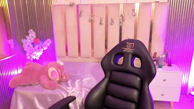 Andy tay1 online show from December 1, 3:43 am