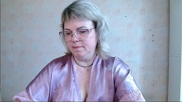 sweetsunset11 online show from May 26, 4:56 am
