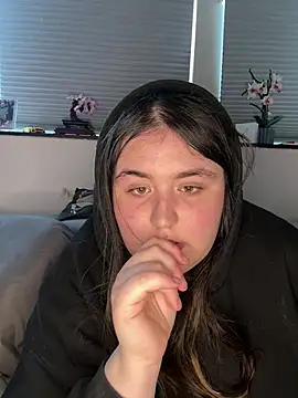 hotiee online show from March 23, 3:51 pm