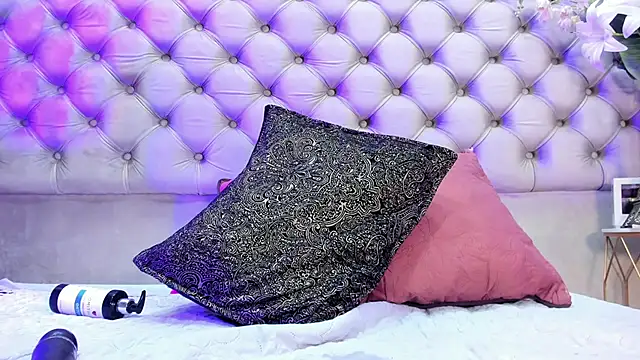 ChantalHans online show from May 19, 1:56 am