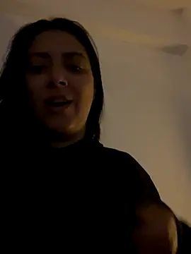 Snapshot of xBubblyBarbiexx chatting on October 28, 3:01 am xBubblyBarbiexx online show from October 28, 3:01 am