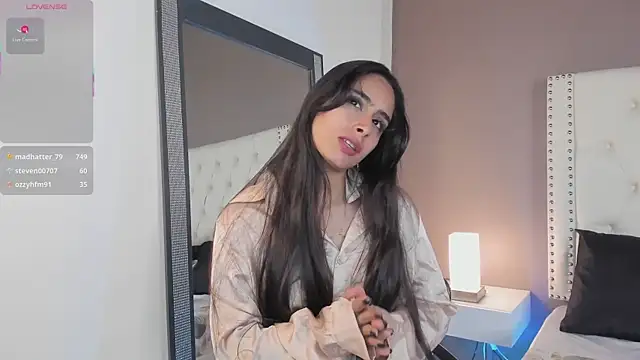 Julia Martinez  online show from April 29, 5:51 pm