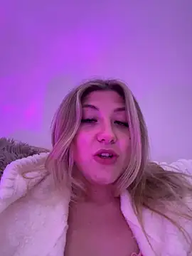 badlills201 online show from April 26, 11:13 pm