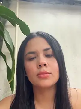 Leyna Kenet online show from May 26, 9:14 pm