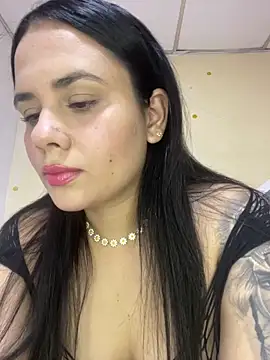 Leyna Kenet online show from May 19, 1:34 am