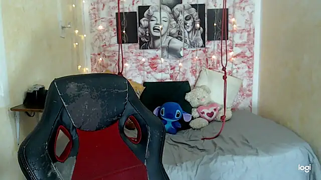 anthiamelisa online show from October 21, 8:24 pm