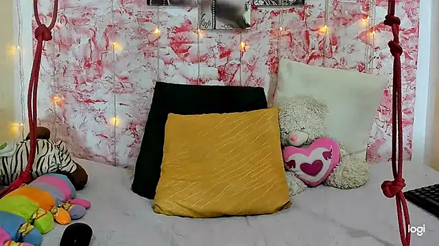 anthiamelisa online show from November 7, 10:25 pm