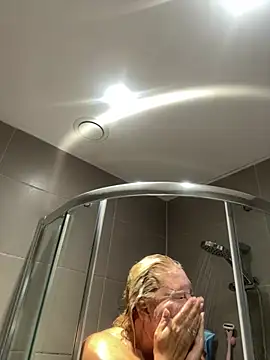 MoistCurveyChanel online show from July 10, 11:32 am