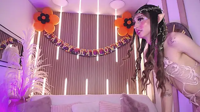 Aniie Doll online show from October 18, 9:05 pm