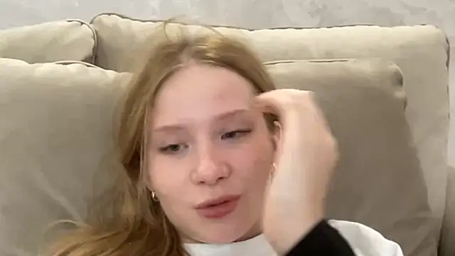 Snapshot of MichelleReid chatting on September 16, 6:27 pm MichelleReid online show from September 16, 6:27 pm
