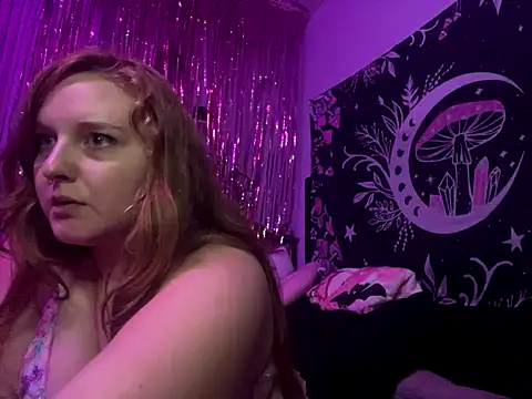 thickgingergoddess online show from September 12, 2:56 am