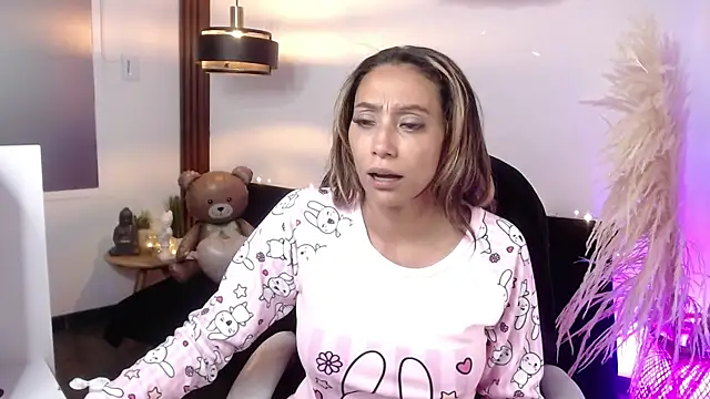 salome drasin online show from October 16, 4:15 am