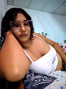 BrendaGirs online show from May 5, 5:32 am