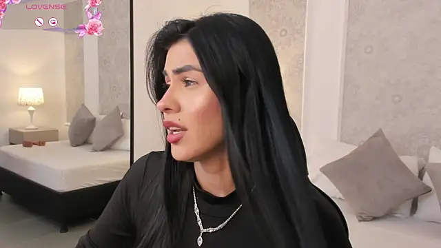stephanya  online show from May 21, 7:45 pm