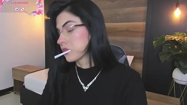 stephanya  online show from May 6, 7:51 pm