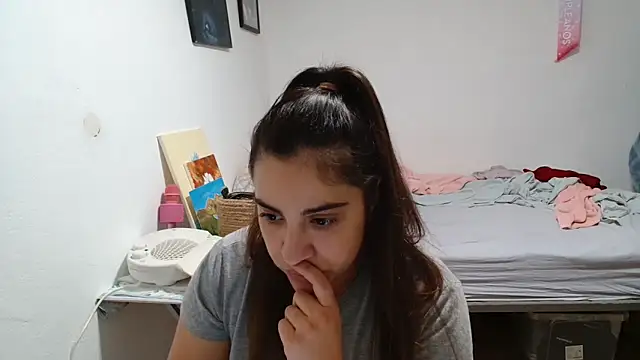 Ursumi1 online show from April 6, 1:01 pm