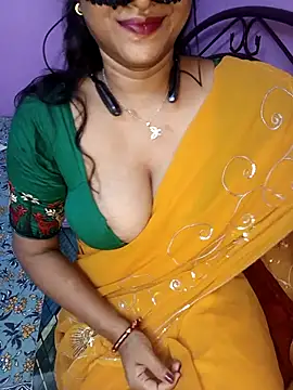 Sexy Mona Bhabhi online show from October 3, 6:24 pm