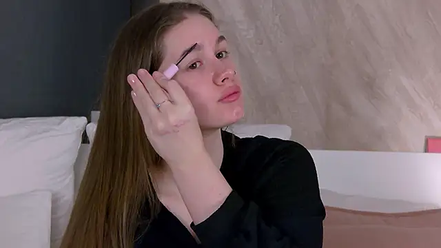 EllieHayes online show from May 8, 4:16 am