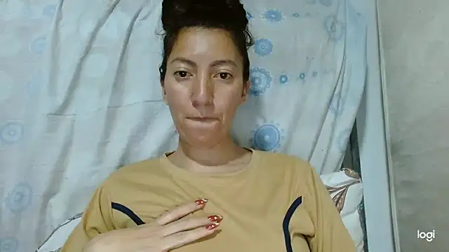 Snapshot of kaybabyhot chatting on October 2, 3:33 am kaybabyhot online show from October 2, 3:33 am