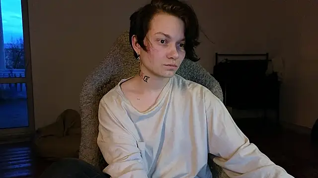 esajukyy online show from May 14, 2:34 pm