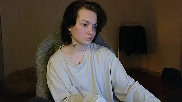 esajukyy online show from May 8, 3:37 pm