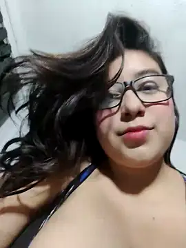 Snapshot of Savinneexotic chatting on September 15, 12:19 am Savinneexotic online show from September 15, 12:19 am