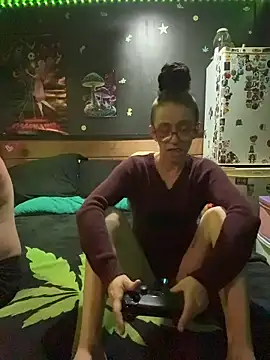 Stonermama666420 online show from May 14, 3:45 am