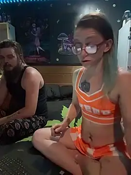 Stonermama666420 online show from May 1, 4:05 am