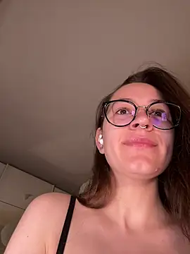 Lilly Soulmate online show from May 8, 3:10 am