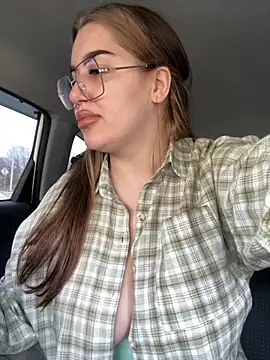 VikiDemini online show from October 24, 6:42 am