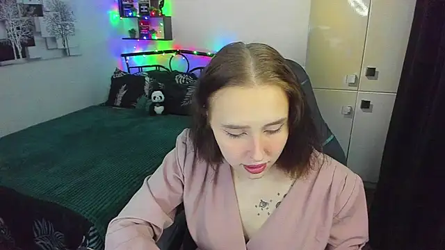 LinaTruly online show from March 7, 10:17 pm