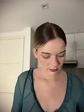 NicoleCut online show from May 16, 9:12 am