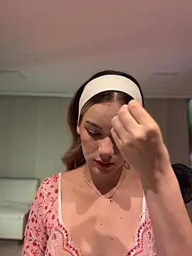 NicoleCut online show from April 4, 10:14 am