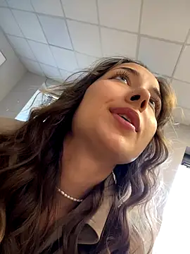 Snapshot of VelvetVixenI chatting on September 23, 12:25 pm VelvetVixenI online show from September 23, 12:25 pm