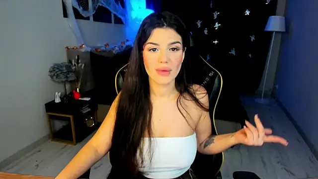 AlluringAriel online show from October 28, 7:30 pm