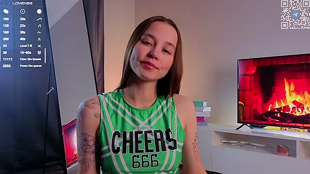 FalineDowlen online show from December 2, 2:46 am