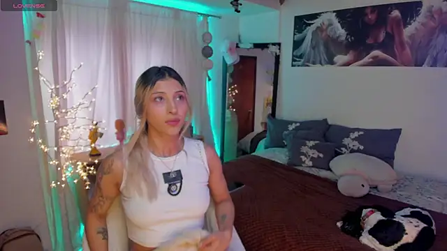 cuteweed420 online show from May 13, 9:53 pm