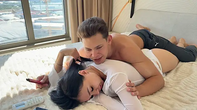 BestModelsDuo online show from May 4, 1:37 pm