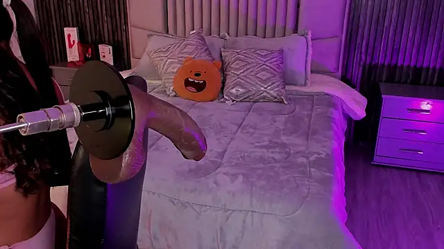 Lillyortiz online show from December 15, 8:03 pm