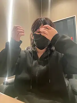 Loveto eathawthorn99 online show from April 4, 8:35 am