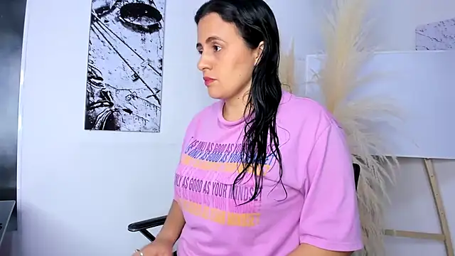 africa holmes online show from December 16, 2:17 am