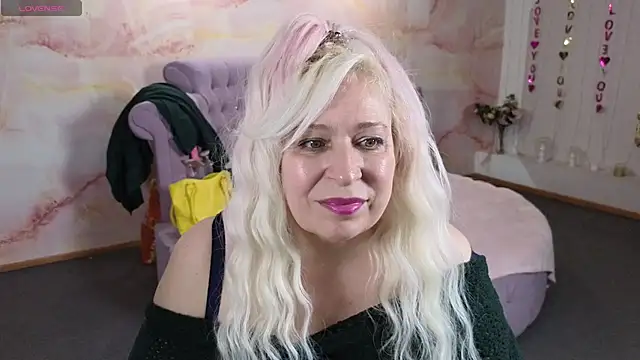 Penelope Pinky online show from May 12, 10:44 am