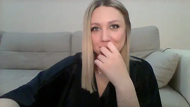 VickyLove047 online show from September 24, 8:24 am