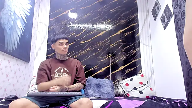 exotic hot couple online show from May 18, 11:33 pm