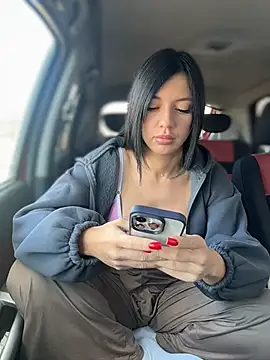 JulliaVegas online show from May 4, 2:04 am